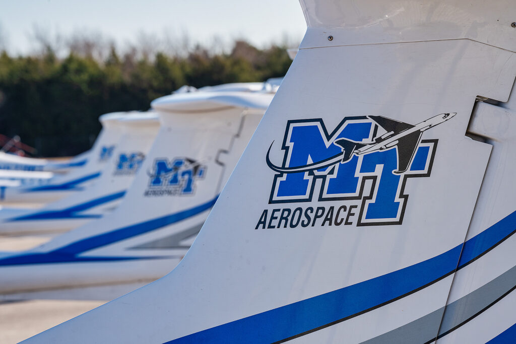 DA40Tails-1024x683